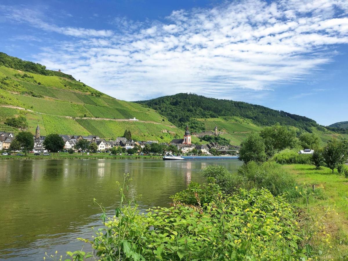 Ferienhaus Moselpromenade Целль-ан-дер-Мозель Экстерьер фото
