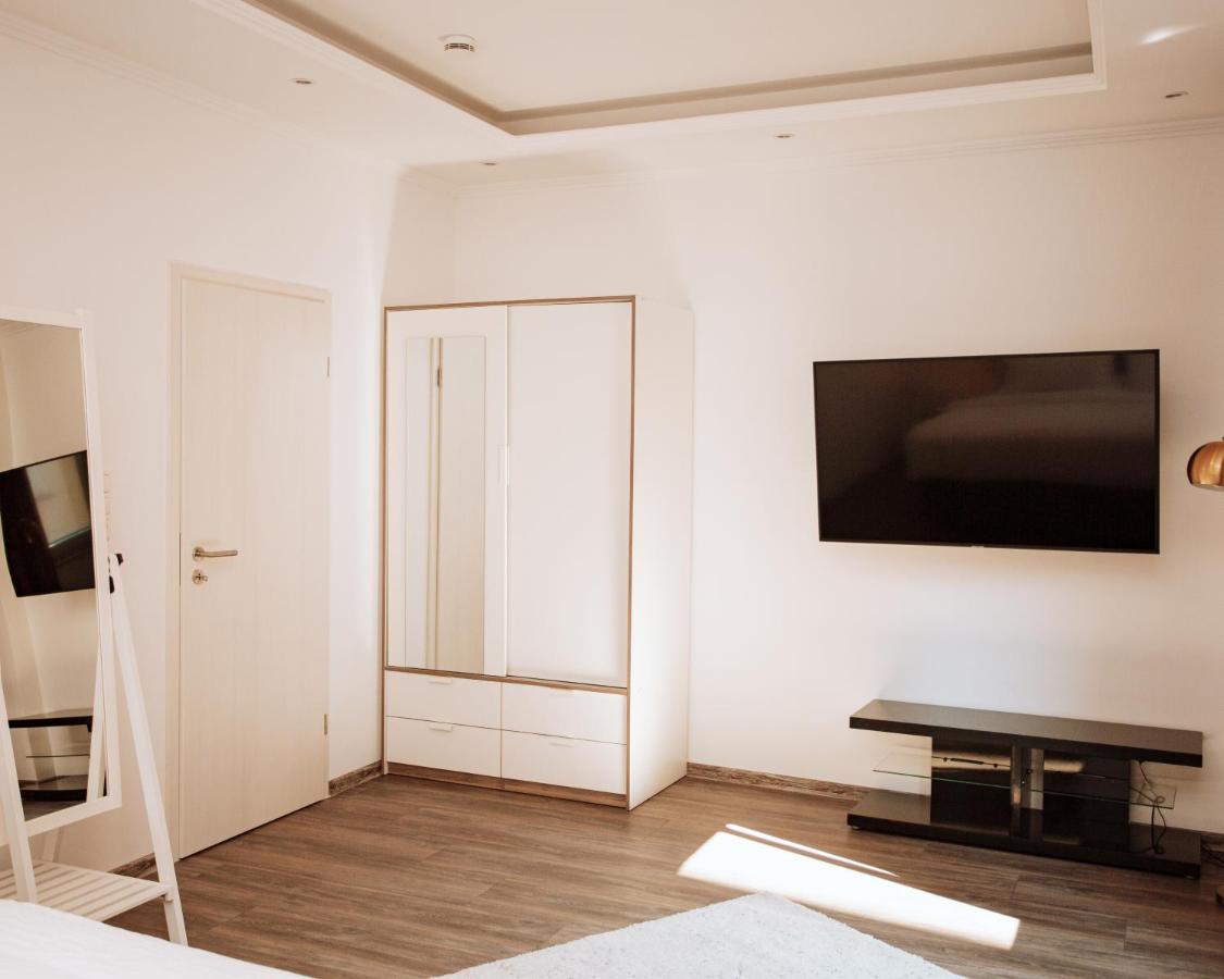 Ferienhaus Moselpromenade Целль-ан-дер-Мозель Экстерьер фото