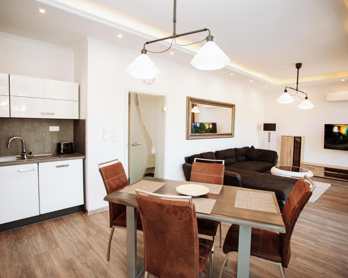 Ferienhaus Moselpromenade Целль-ан-дер-Мозель Экстерьер фото