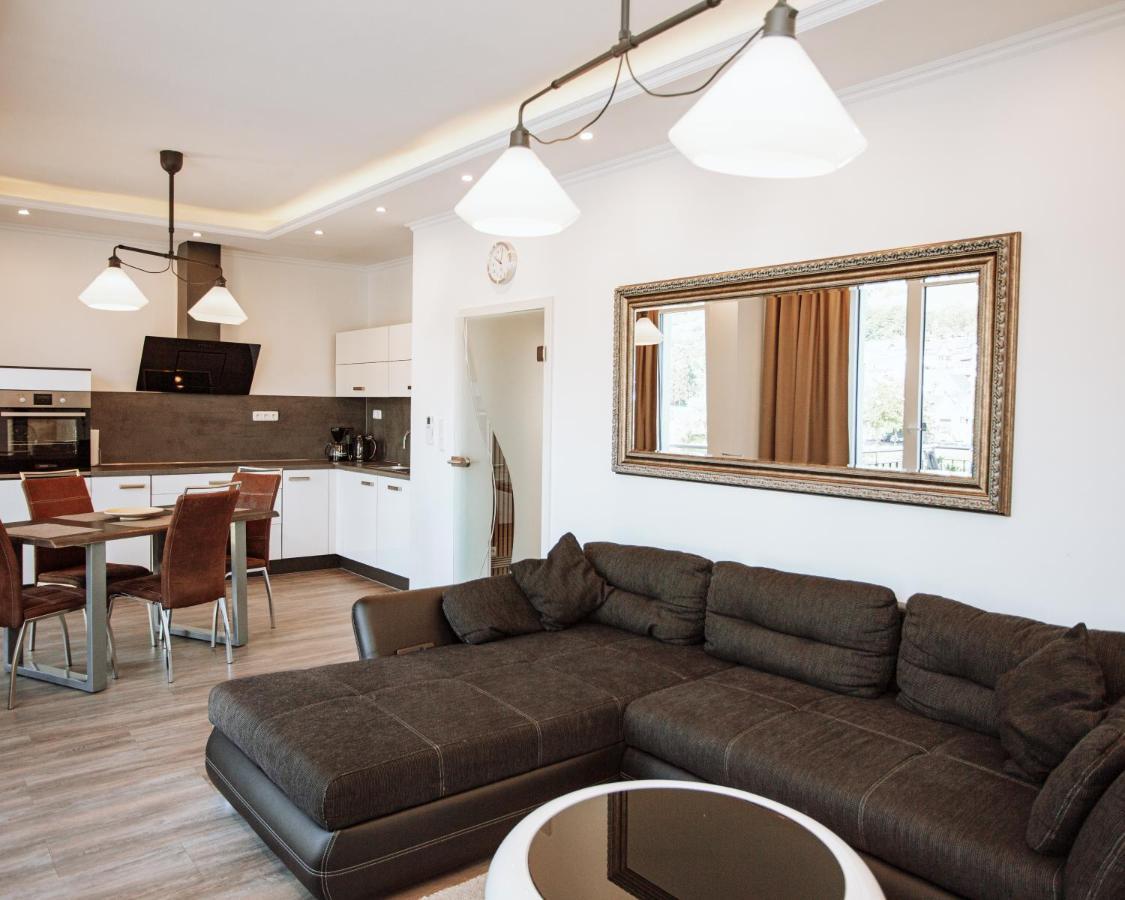 Ferienhaus Moselpromenade Целль-ан-дер-Мозель Экстерьер фото