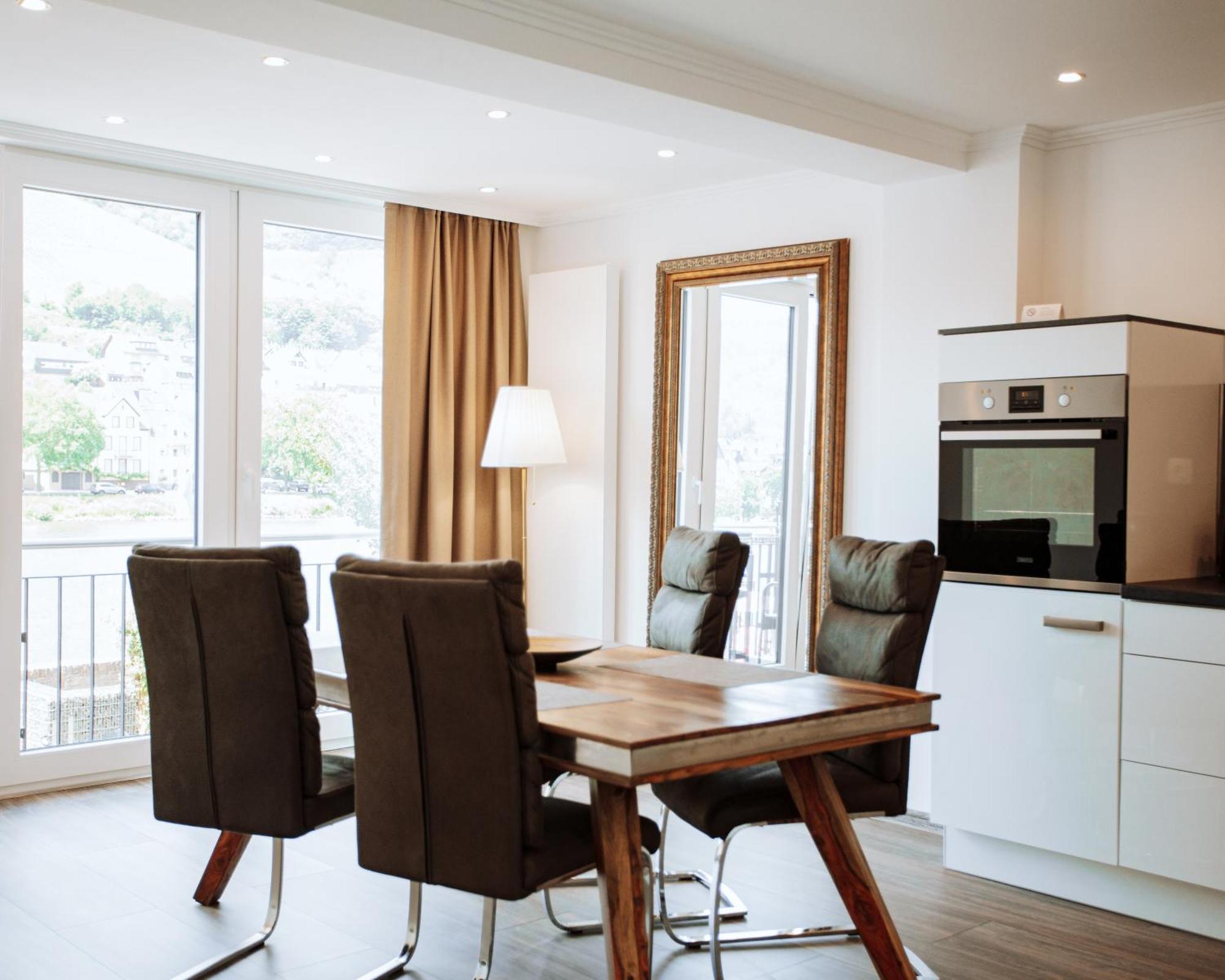 Ferienhaus Moselpromenade Целль-ан-дер-Мозель Экстерьер фото